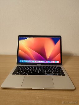 MacBook Pro 2017 | i5 • 16GB • 256GB SSD - 2