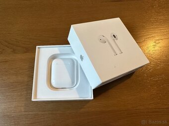 Apple AirPods 2. generácie - 2