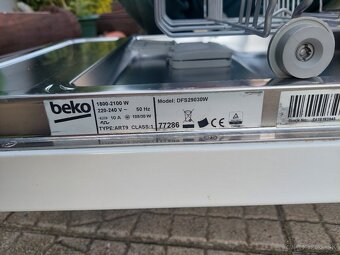 Umývačka riadu Beko DFS29030W - 2