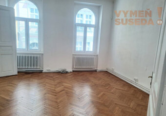 VYMEŇ SUSEDA - Výnimočný staromestky byt v centre mesta na p - 2