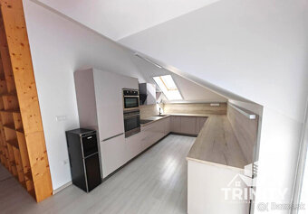 Na prenájom luxusný 3 izbový byt s dvomi balkónmi v centre m - 2