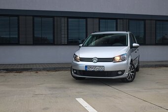 Volkswagen Touran 1.6 TDI Premium Comfortline - 2