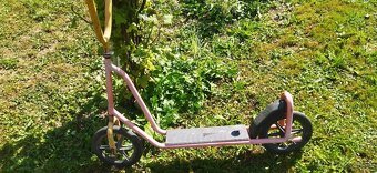 Stará kolobežka a bycikel - 2