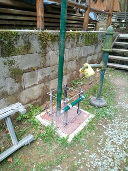 Držiak satelitu na komín. - 2