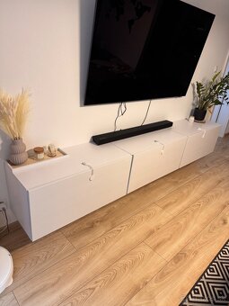 Biela obývacia stena - 2