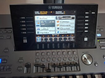 TYROS 5 76 s original ozvučením - 2