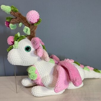 Háčkovaný Jarný Drak - 2