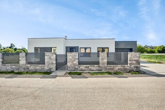 Nadštandardná 4-izbová novostavba s veľkou garážou - 2