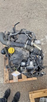 Predám kompletny motor 1.5 dci dacia sandero - 2