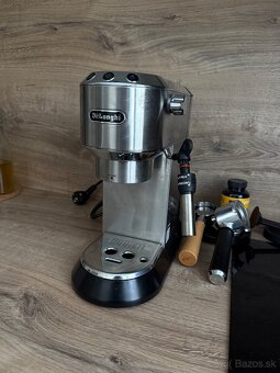 Predam kavovar De'Longhi Dedica EC 685.M - 2