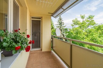 Na predaj | 3 izbový byt s loggiou - Smolenice - 2
