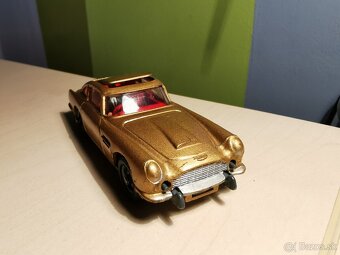 Corgi toys Aston Martin DB4 James Bond 2 - 2