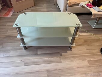 Sklenený stolík pod tv - 2