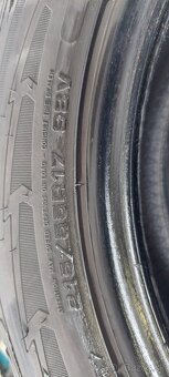 Zimné Goodyear 215/55R17 - 2