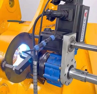 Oprava dier,uložení,čapov. Prečapovanie bagrov . - 2