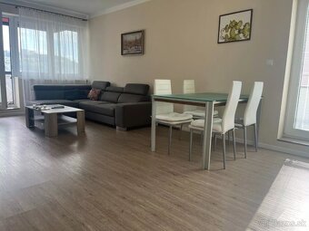 PRENÁJOM 3 IZBOVÝ BYT TRENČÍN,Olbrachta, parkovanie,od 15.7. - 2