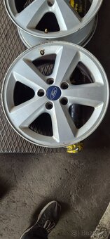 Predám 4ks hlinikové disky originál na FORD. - 2