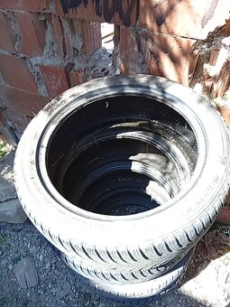 Predám zimné R17 2ks 225/45 - 2