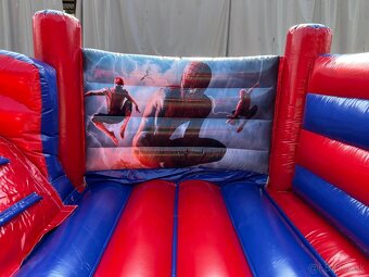 Skakaci hrad Spiderman 2v1 - 2
