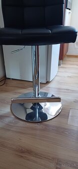Nové barové stoličky 39Eur obe - 2