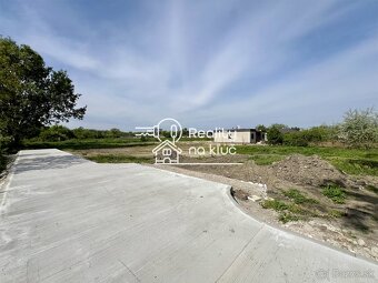 Na predaj stavebný pozemok 613m2 v Komárne – Malá Iža - 2