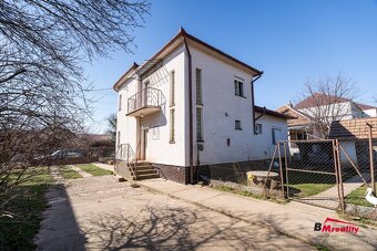 Na predaj priestranný rodinný dom v obci Lok s veľkým pozemk - 2