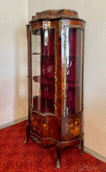 Starožitná presklená vitrína z obdobia klasicizmu - 2