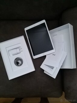 Apple Tablet IPad 8. generácie s 10,2 zol diplay - 2