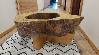 Drevený stolík masív - 2