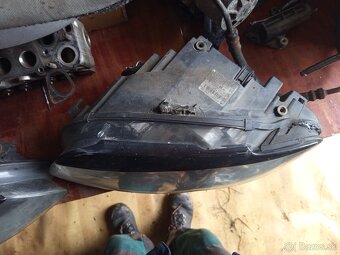 Predne svetla Audi A4B7 avant - 2