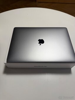 MacBook Air M1 / 256 / 8 - 2