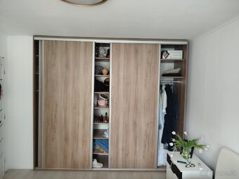 Skriňa stav ako nové - 2