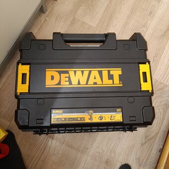 Dewalt nárdie - na predaj (aku priklepka, aku vŕtačka) - 2