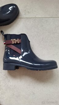 Tommy Hilfiger - 2