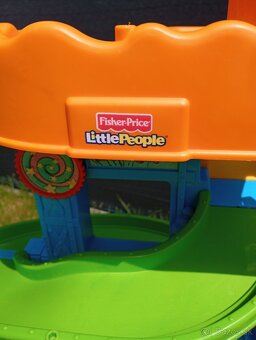 Fisher price autodráha, domček - 2
