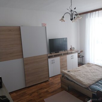 PREDÁM Priestranný 4-izbovy byt HORNÉ OBDOKOVCE - 2