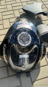 Nádrž Kawasaki zx6r 2011 - 2