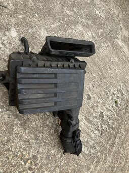 5q0129607s Škoda Octavia 3 iii filtrbox - 2