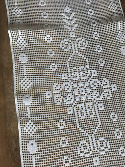 zaclonka a vyšivaný obrus - 2