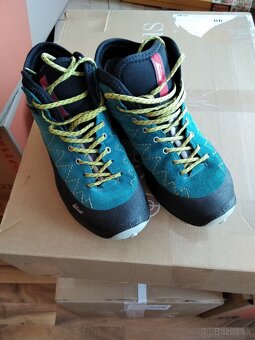 Turisticke topanky - 2