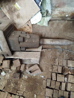 Hydraulické kladivo HRK 2000 - 2