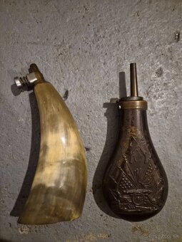 Dávkovač na pušný prach - 2