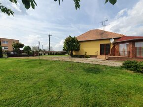 Predáme rodinný dom s priestranným pozemkom v obci Čifáre - 2