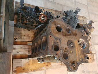 Motor Kubota V3300 - 2