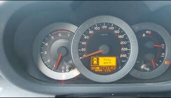Toyota Rav 4 - 2