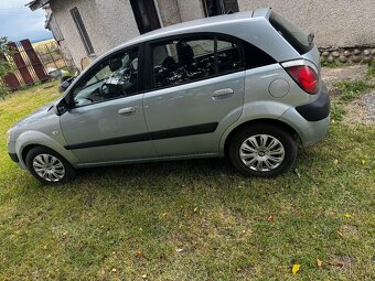 Kia Rio - 2