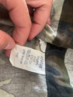 vzor 85 s potlacou zelenou bluzy a barety - 2