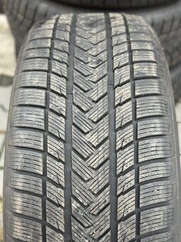 275/50 R20 Zánovné zimné PNEU - 2