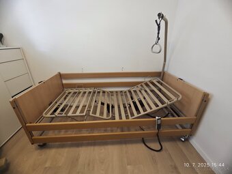 Polohovateľná elektricka posteľ - 2