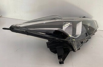 Nissan Micra K14 2016- pravé predné svetlo - 2